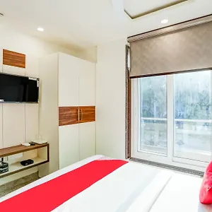 https://oyo-75284-happy-inn.hotelsdelhi.org